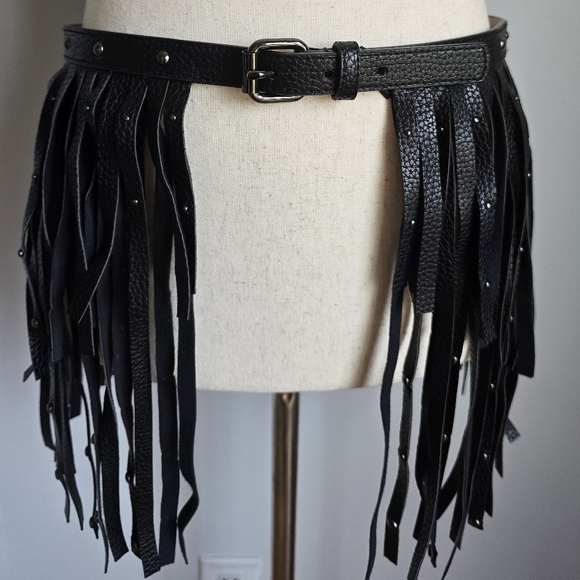 BCBGMaxazria, Black Fringe Vegan Leather Studded Statement Belt, Size Medium - Picture 3 of 12